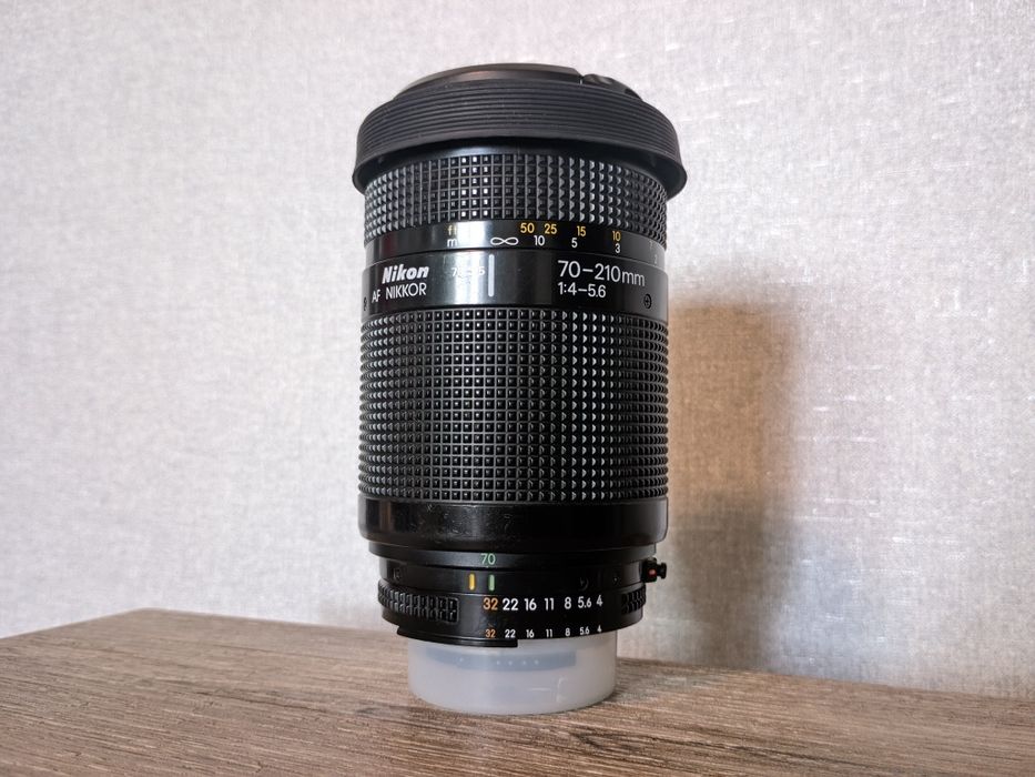 Nikon AF Nikkor 70-210mm f/4-5.6 Made in Japan