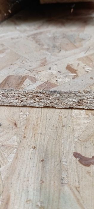 Zabezpieczenie okna przed wybuchem. Zabezpieczenie okna przed złośliwym człowiekiem.