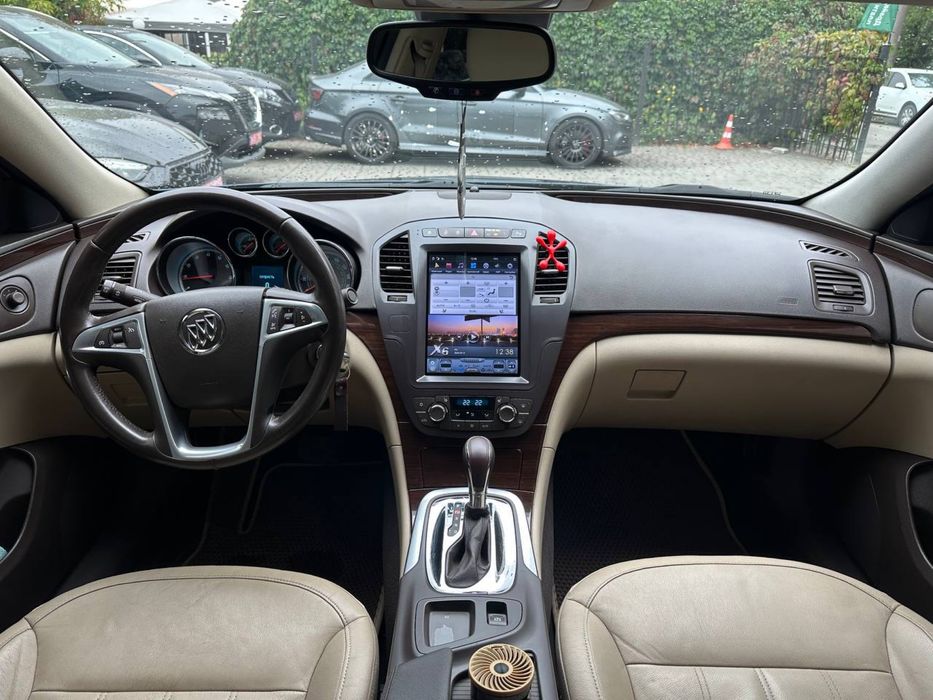 Buick Regal CXL 2011