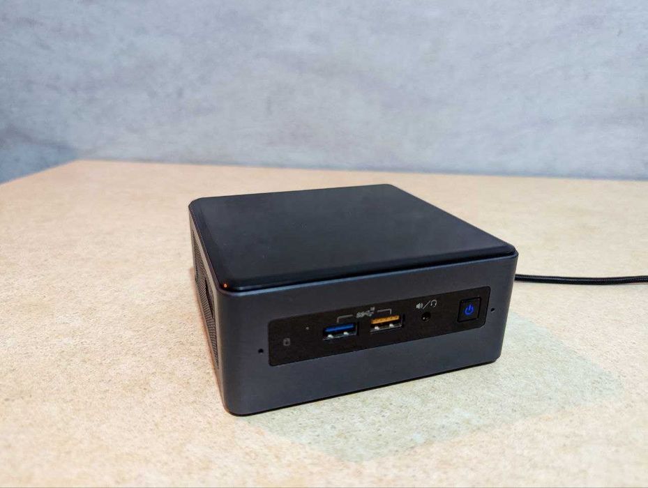 Міні-пк на i3-7100U Intel Nuc7 i3 (boxNUC7i3BHN)