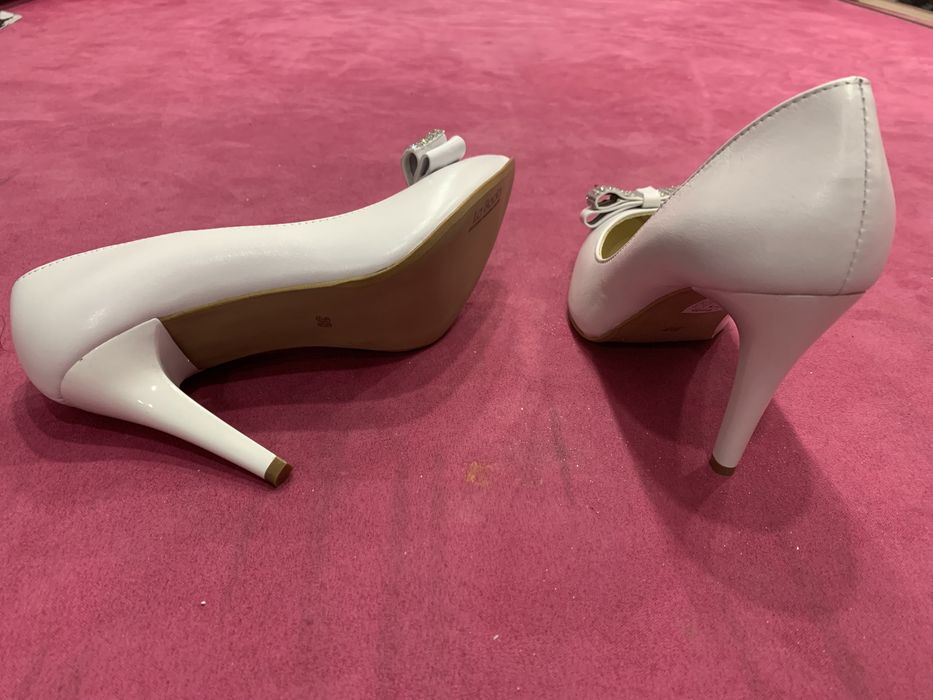 Buty ślubne La Boda C-283/1/KKE r.38 Białe - WYPRZEDAŻ