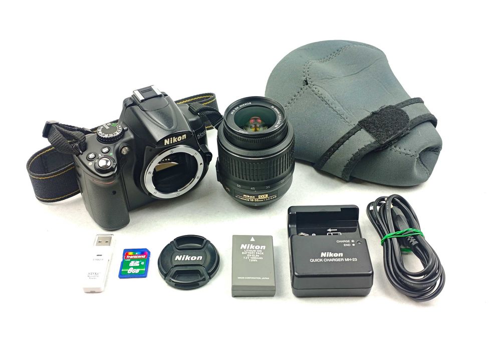 Дзеркальний фотоапарат Nikon D5000 KIT 18-55mm 8Gb