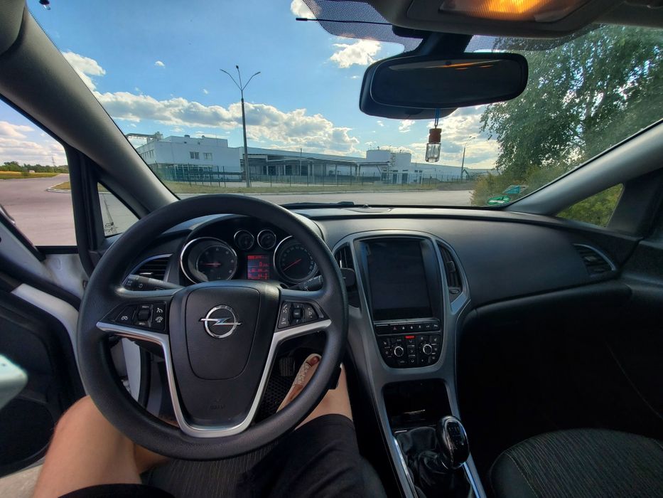 Продам Opel Astra J