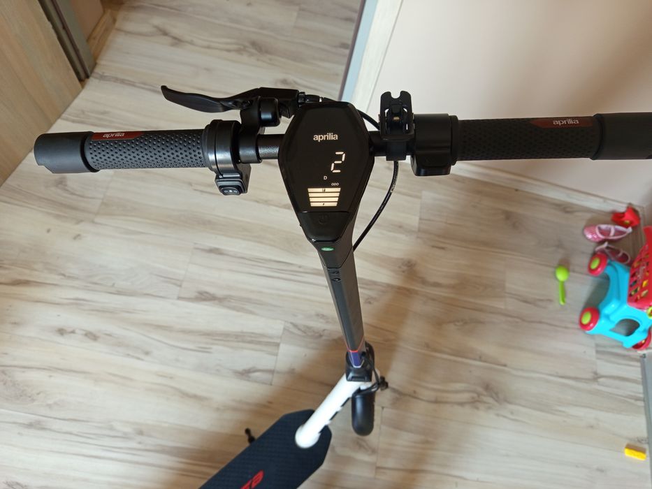 Hulajnoga aprilia eSRZ