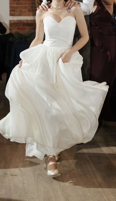 Suknia ślubna w kolorze ecru gorsetowa