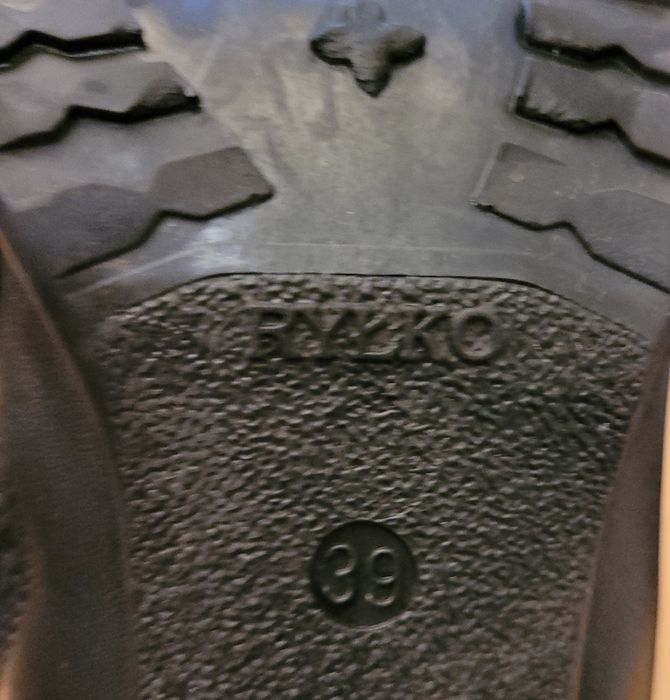 Kozaki damskie, skorzane, czarne r.39 Ryłko