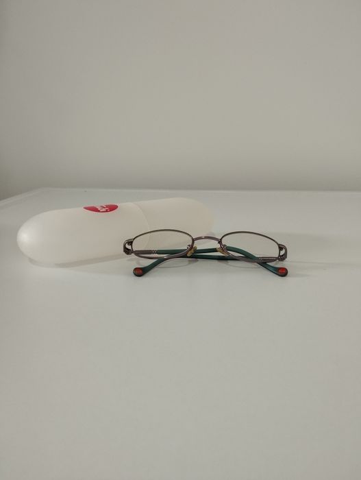 Armação de metal colorida para criança