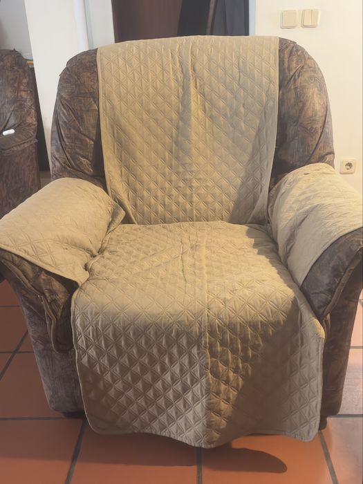 Sofá individual, capa incluida