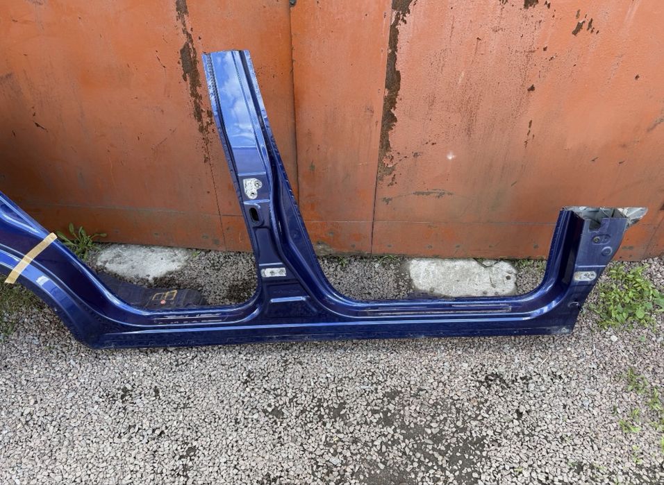 Б/У поріг кузова правий Нісан Рог T33 Nissan Rogue T33 2021+