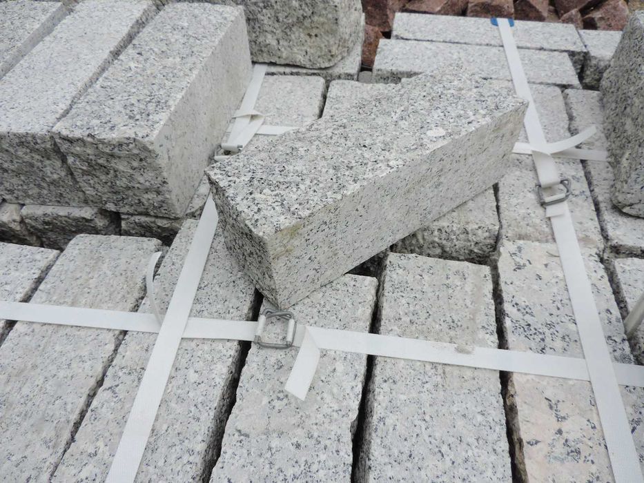 Opornik, Kamień murowy, bloczki granitowe, kostka granitowa, palisada