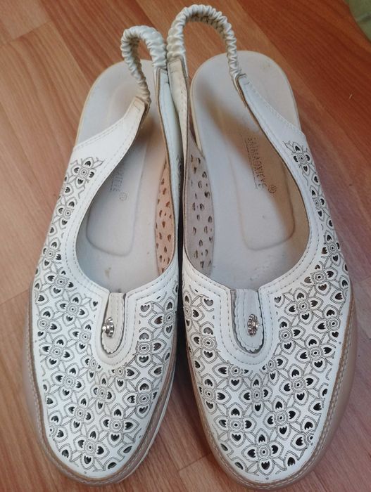 Босоніжки жіночі