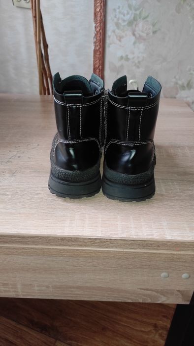 Ботінки для дівчинки 32 розмір.