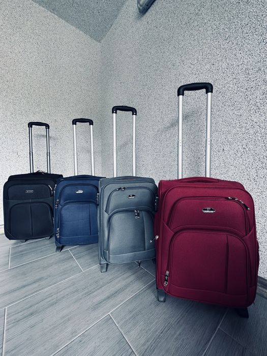 Walizka kabinowa 100 zł mix kolorów