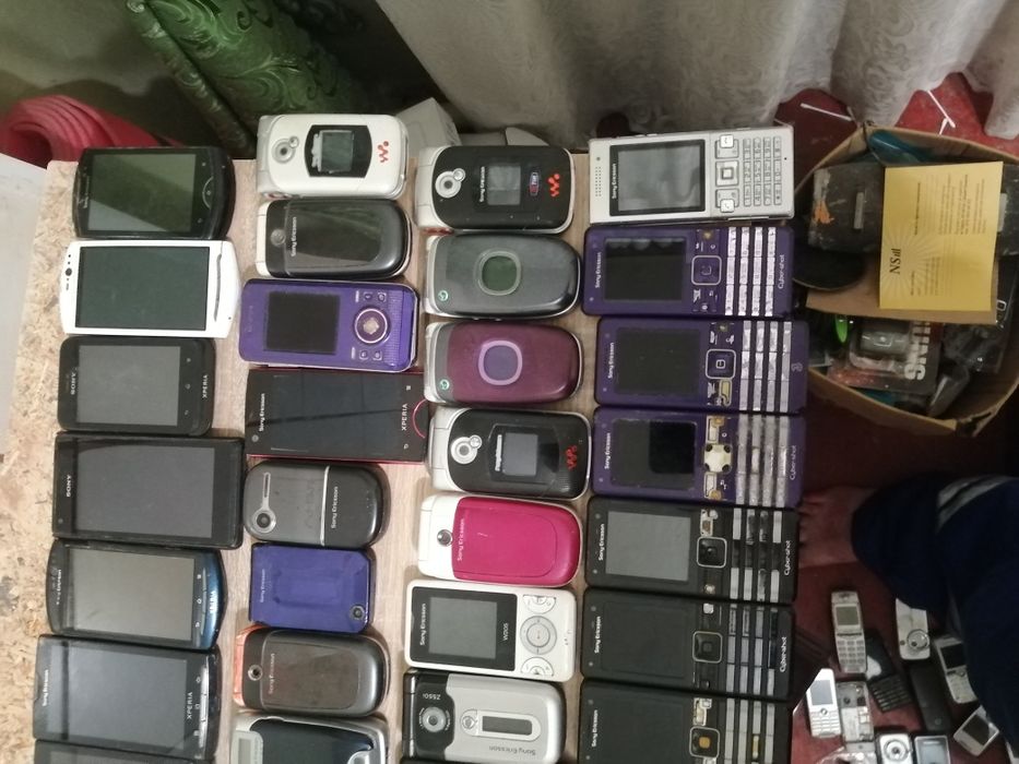 Продам лот телефонів Соні Еріксон