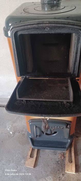 Vendo salamandra antiga a lenha