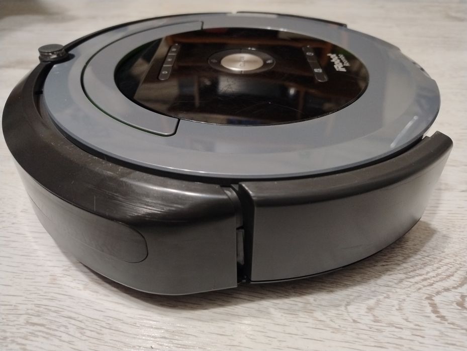 Sprawna płyta główna z obudową i zderzakiem Irobot Roomba 681