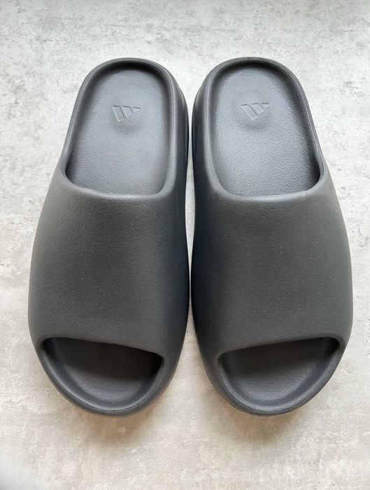 Yeezy_Slide_onyx_Czarny 40,5