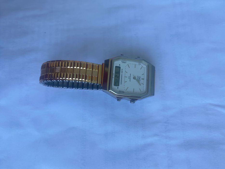 Колекційний годинник QQ (Citizen) Japan