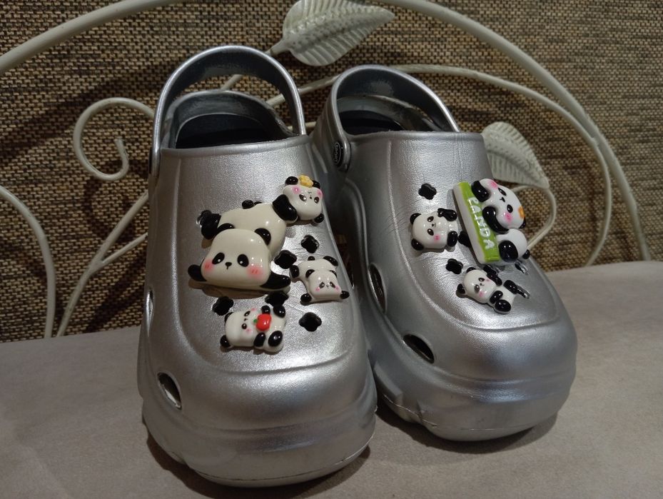 крокси жіночі металевого кольору