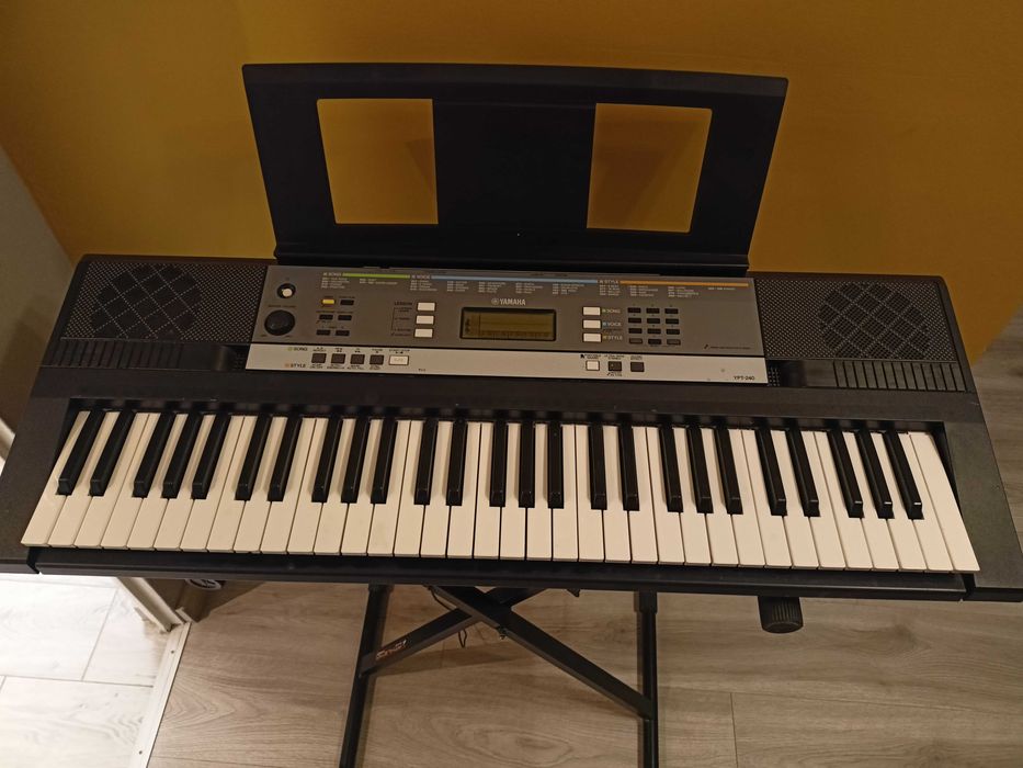 Keyboard Yamaha YPT-240