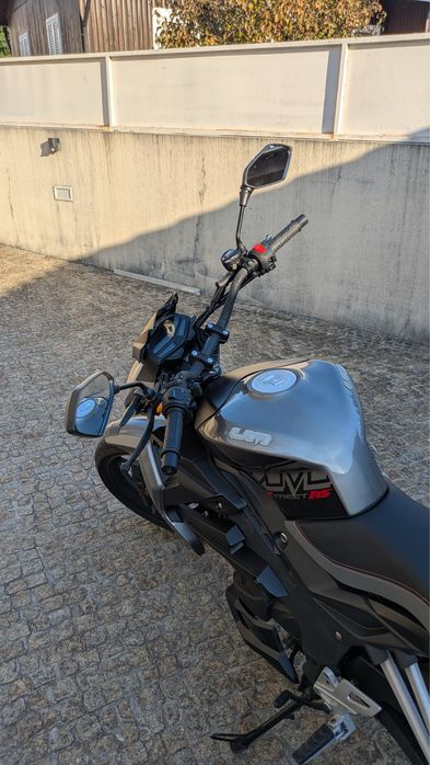 UM Xtreet 125 — 2024 | 9.000 km | Garantia até março de 2027