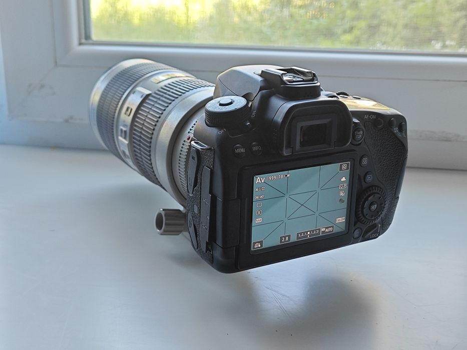 фотоаппарат canon 80d з об'єктивом canon  70-200mm  2.8