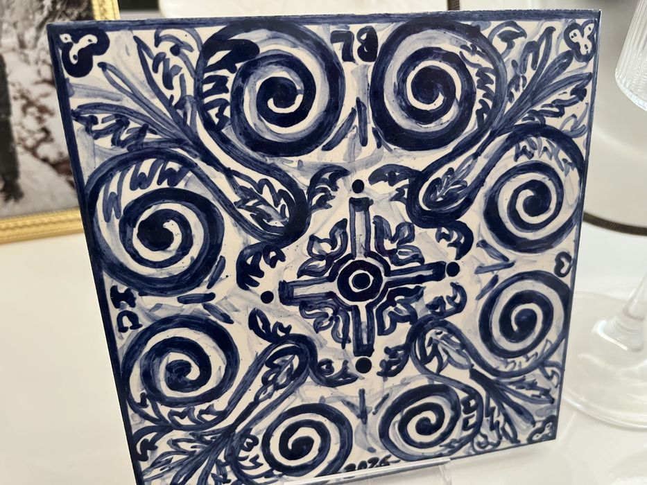 Azulejo português pintado à mão