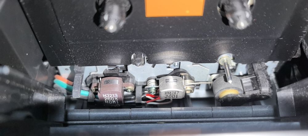 Касетний програвач Uher UCT-220