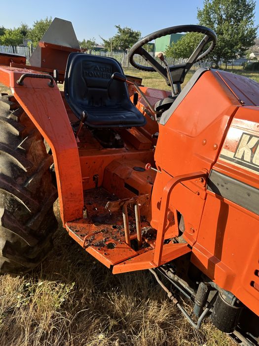 KUBOTA L2250 — POTÊNCIA QUE RESISTE AO TEMPO