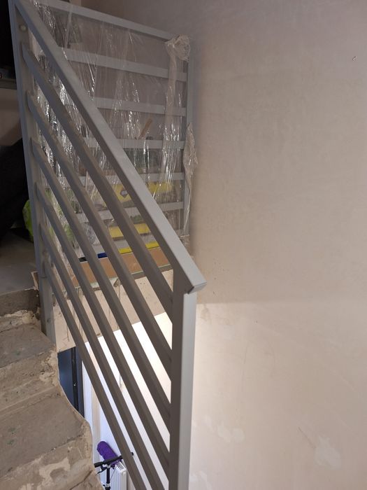 Balustrada Nowa na schody Gotowa do montarzu