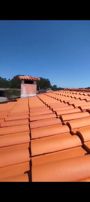 Lavagem de exteriores telhados, fachadas, pavimentos e muros