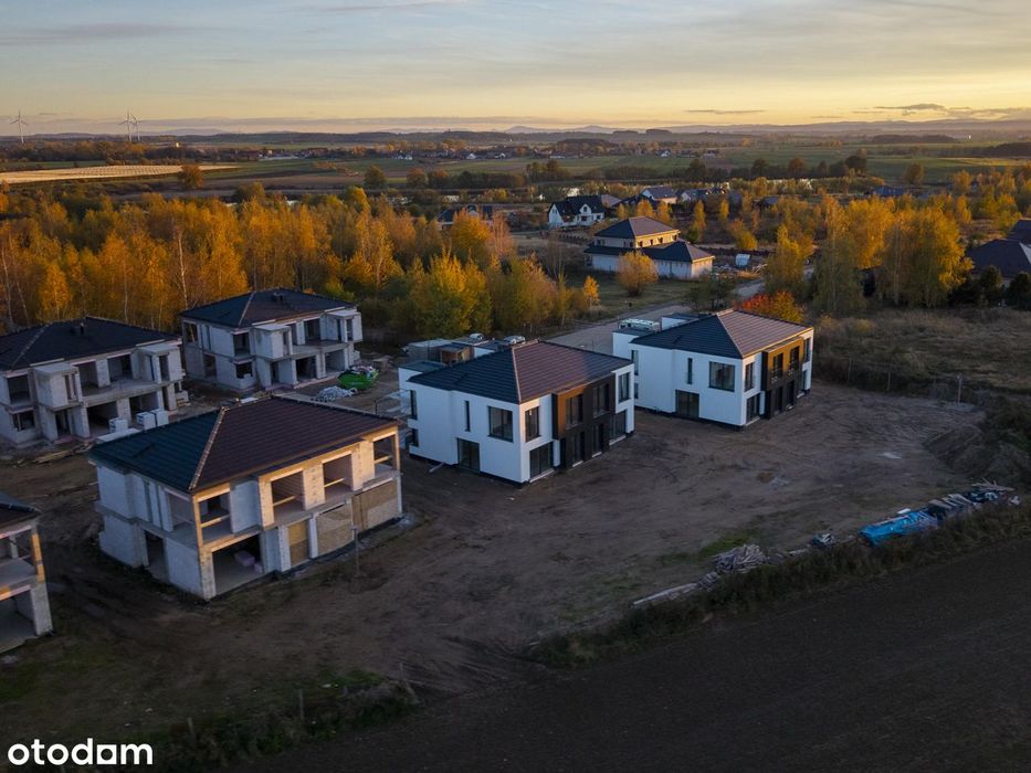Nowoczesny Bliźniak z Klasą! Twoje Miejsce w Luksusowej Odsłonie