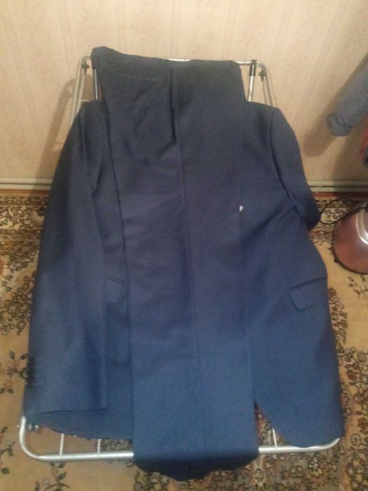 Костюм чоловічий(класичний),новий