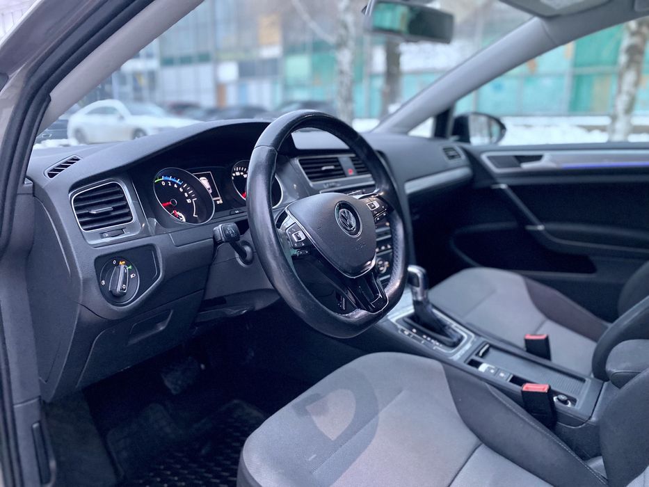 Volkswagen e-golf 24кВт 2014p