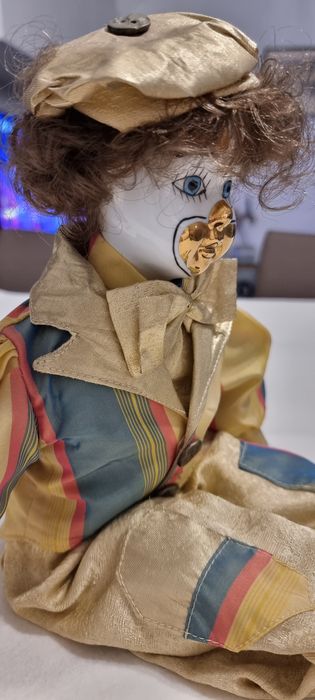 Palhaço em porcelana