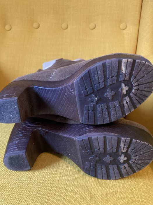 Botas de cano alto camurça