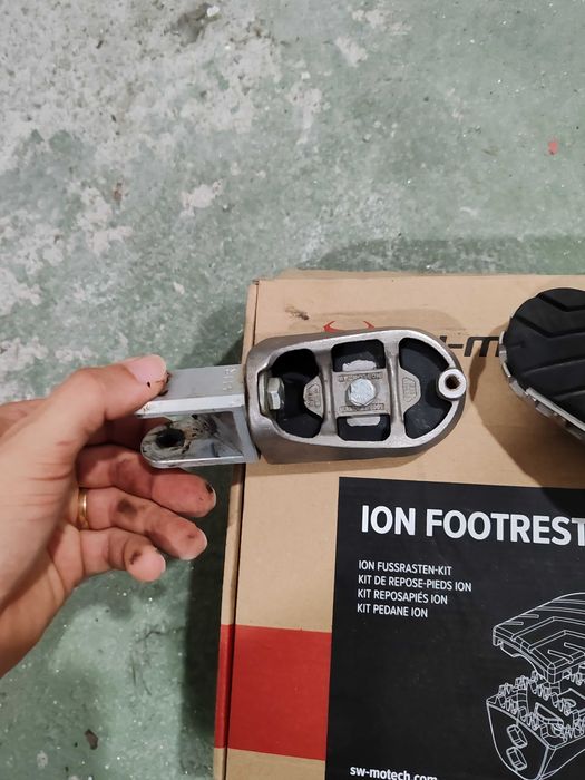 Sw-motech ION pousa-pés Honda XRV 600/650/700