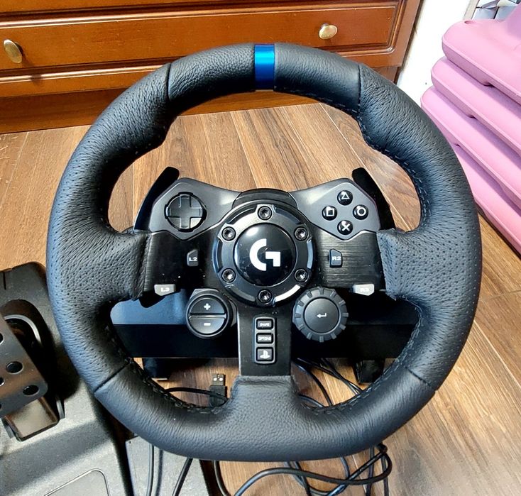Ігрове кермо  Logitech G923 (стан нового)