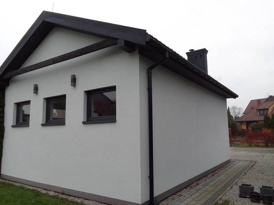 Wynajmę plac (5,5 ara) z dwoma budynkami (48m2 oraz 35m2)