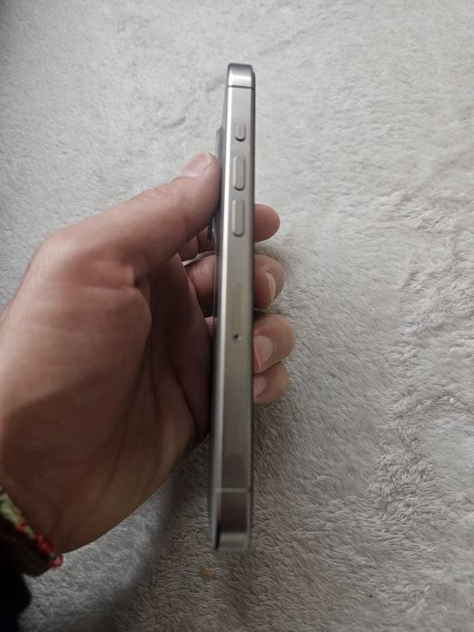 iPhone 15 Pro Natural Titanium - Como Novo!