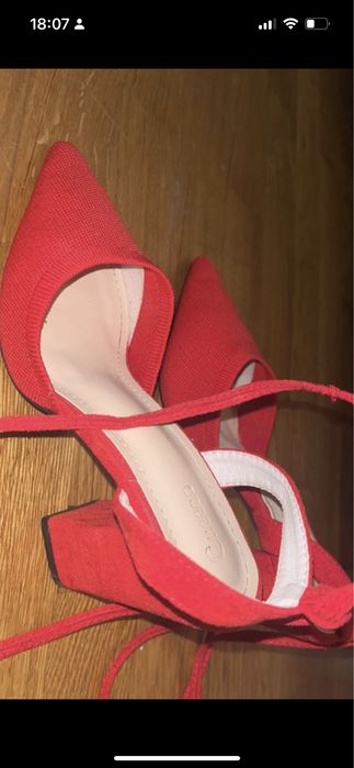 Sandálias (fechada e aberta)