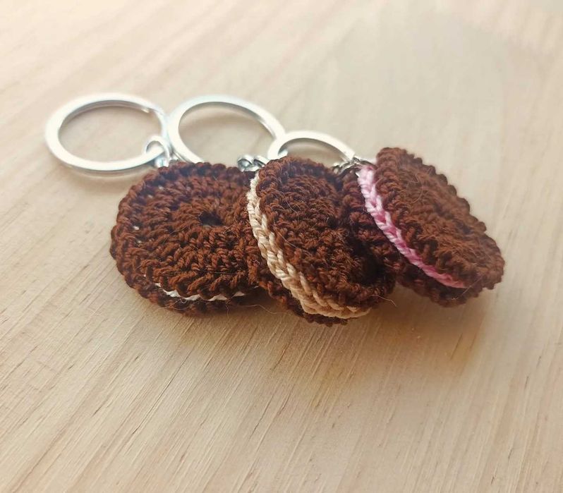 Porta-chaves Bolacha Oreo em Croché