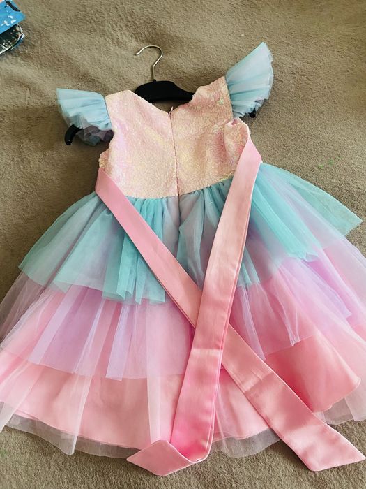 Святкова сукня  4 роки