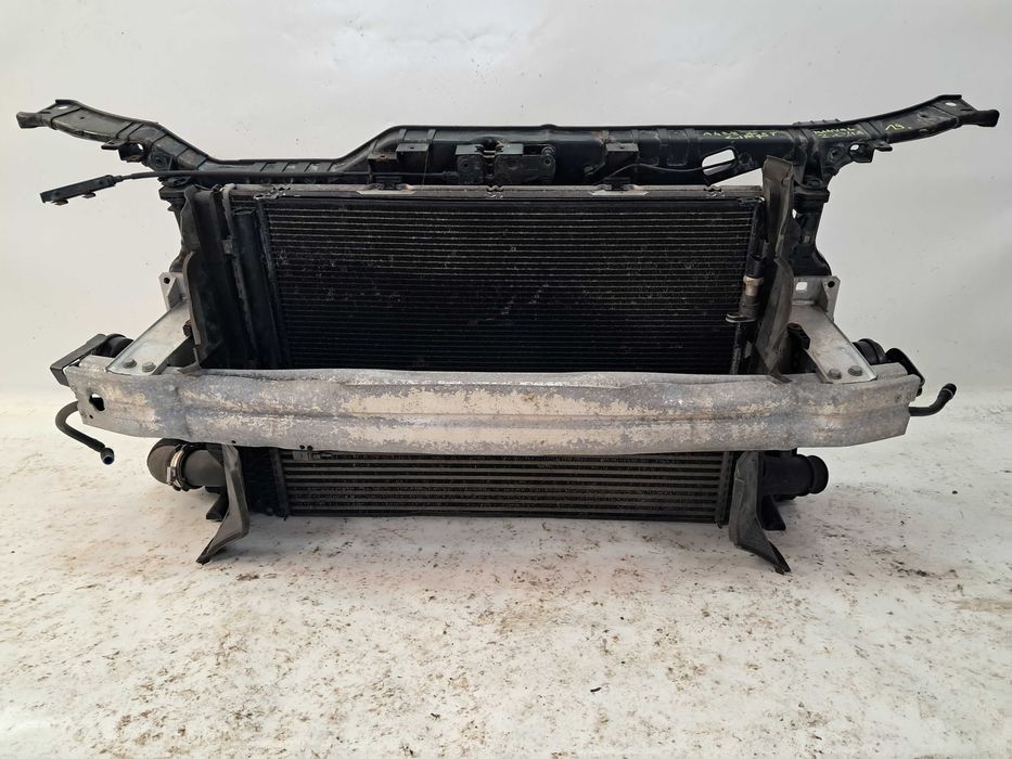 AUDI A4 B8 A5 8T Lift manual Pas przedni chłodnica belka 2.0 TDI TFSI