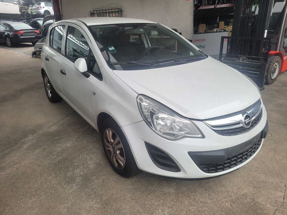 Opel Corsa 2012 para peças