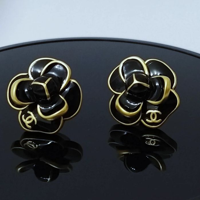 Kolczyki czarne ze złotem