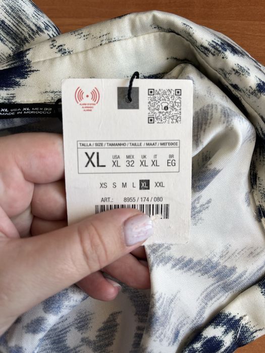 Продаю костюм зара