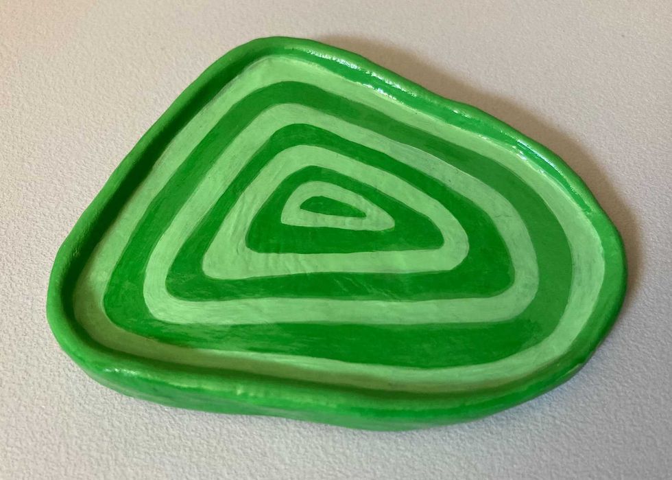 Peça Decorativa Artesanal 'Esvazia-Bolsos'