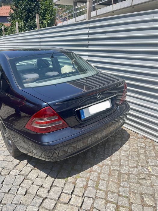 Mercedes C220 CDI bom estado