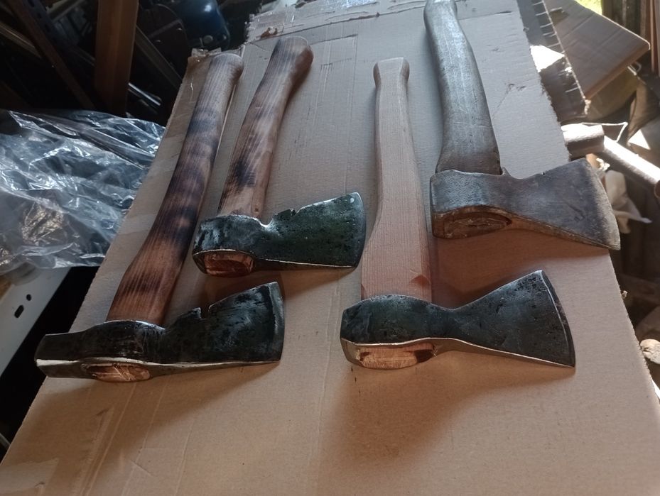 Stary toporek survivalowy